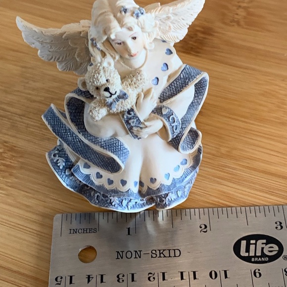 Cheri Lane Angel Figurine - Picture 11 of 11